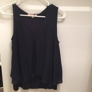 Sleeveless Navy Top!
